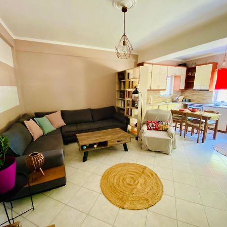 Cottage House,With Big Garden & Lawn Amaliada Esterno foto