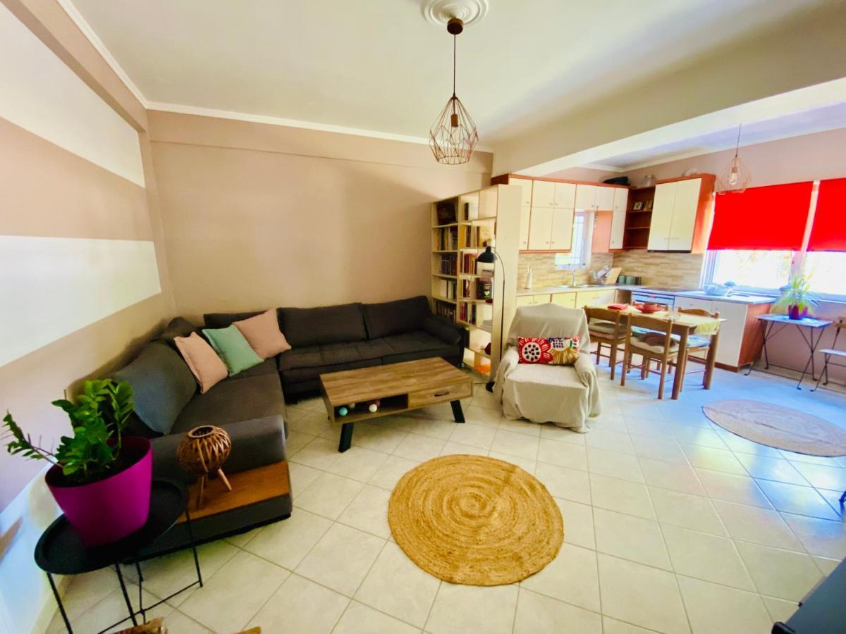 Cottage House,With Big Garden & Lawn Amaliada Esterno foto